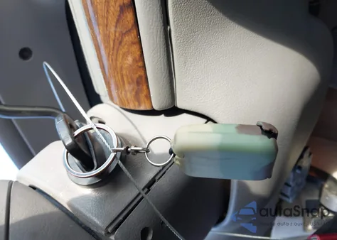 1998 Mercury Grand Marquis z USA, uszkodzony, nr VIN 2MEFM75W6WX612653